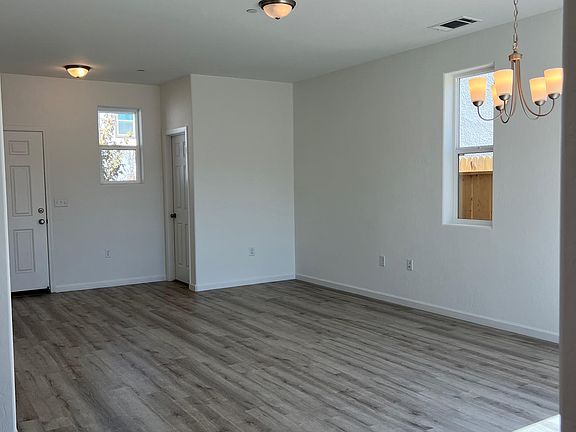 4th image of 1075 Buena Vista Ln