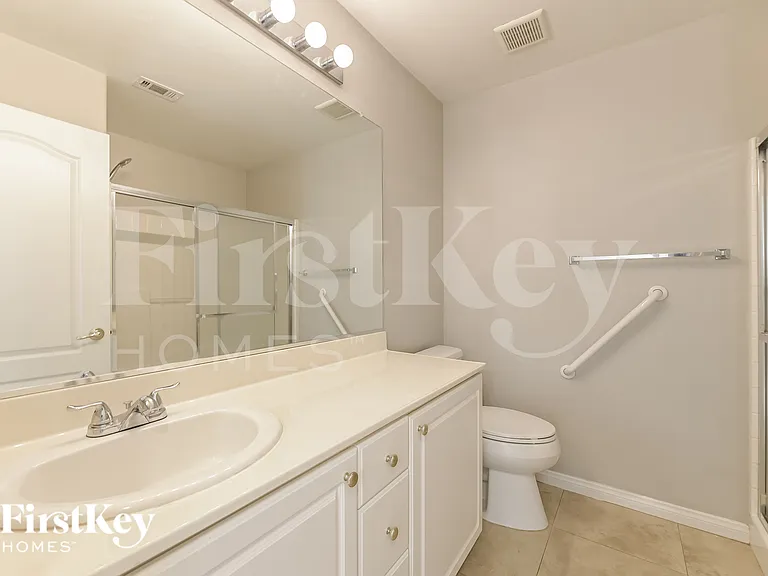 1049 Silver Star St — Photo 13