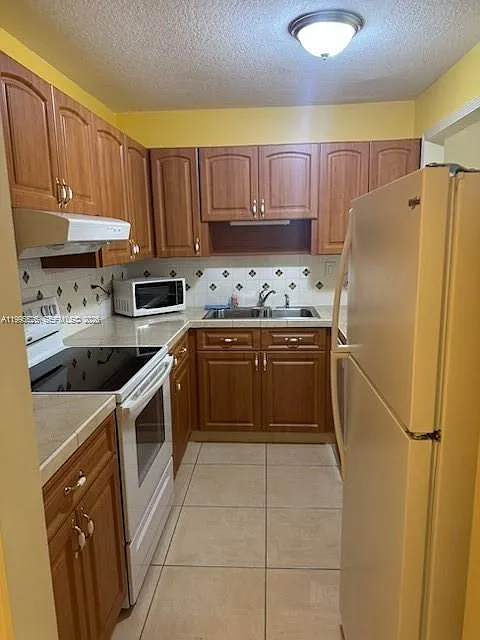 Wisperwood Village Condo — Photo 3