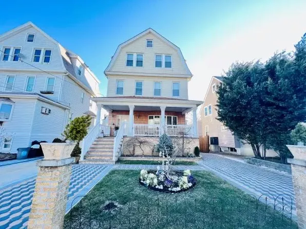 218 Beach 118 St, Rockaway Park, NY 11694
