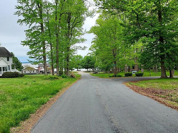 5th image of 395 Hazelmoor Dr