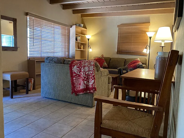 1533 E Lester St — Photo 3