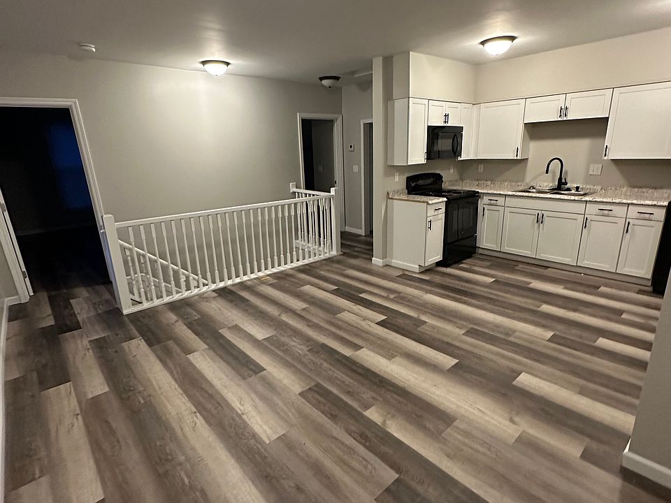 1st image of 838 E Wheeling St #B