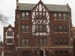 1319 Washington St APT 1C, Evanston, IL 60202