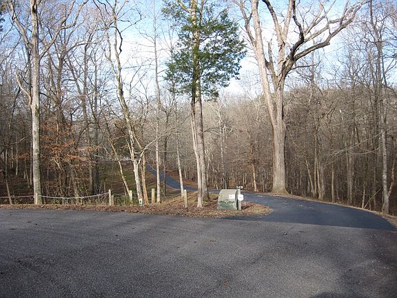 5th image of 549 Cliffside Dr