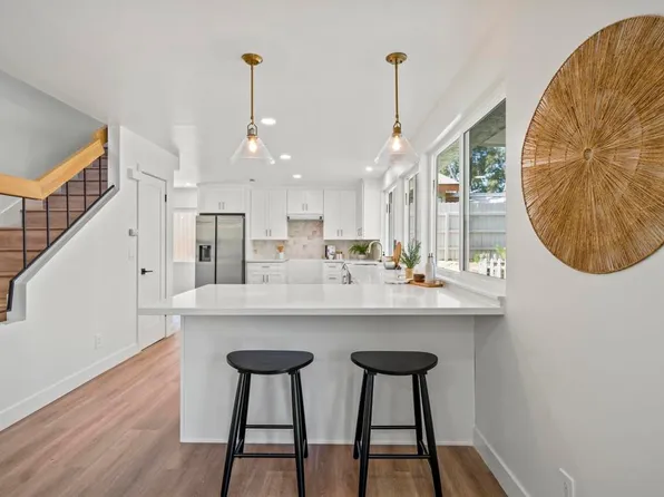 223 Cottingham Ct, Oceanside, CA 92054