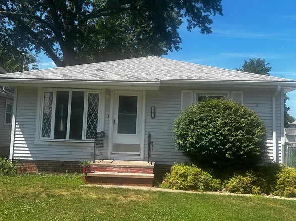 23812 Knickerbocker Rd, Bay Village, OH 44140