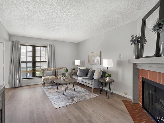 4th image of 2414 Hiddencrest Ln #115