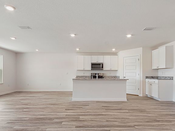 5th image of 149 W Gray Owl Dr