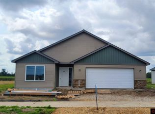 2011 Essler Dr, Saint Peter, MN 56082