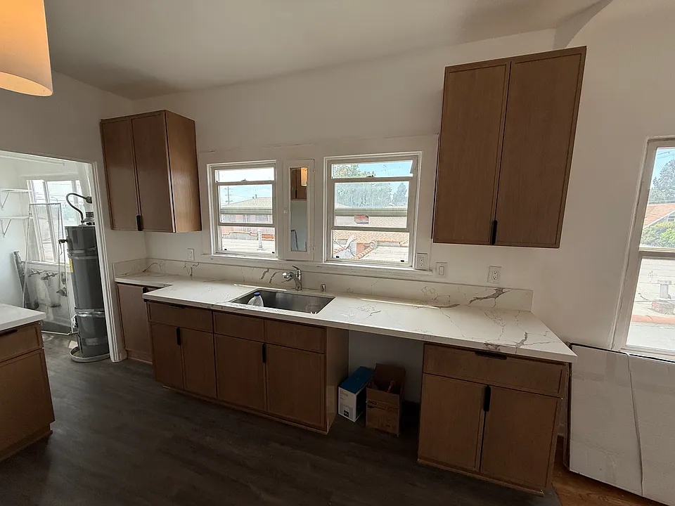 212 W 57th St #1/2