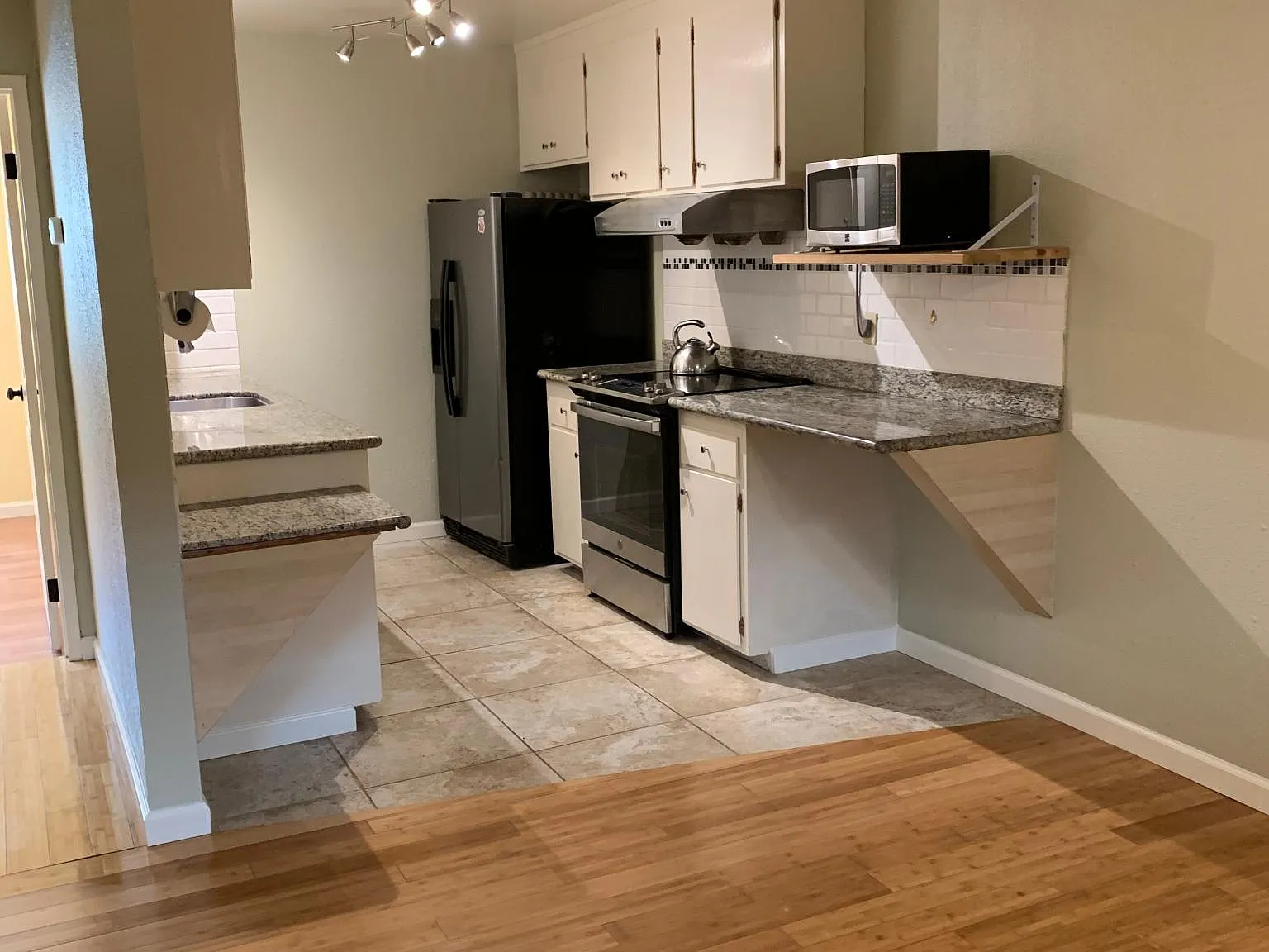 33 Merwin Ave — Photo 2