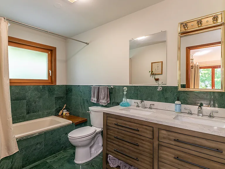 230 E Litchfield Rd — Photo 16