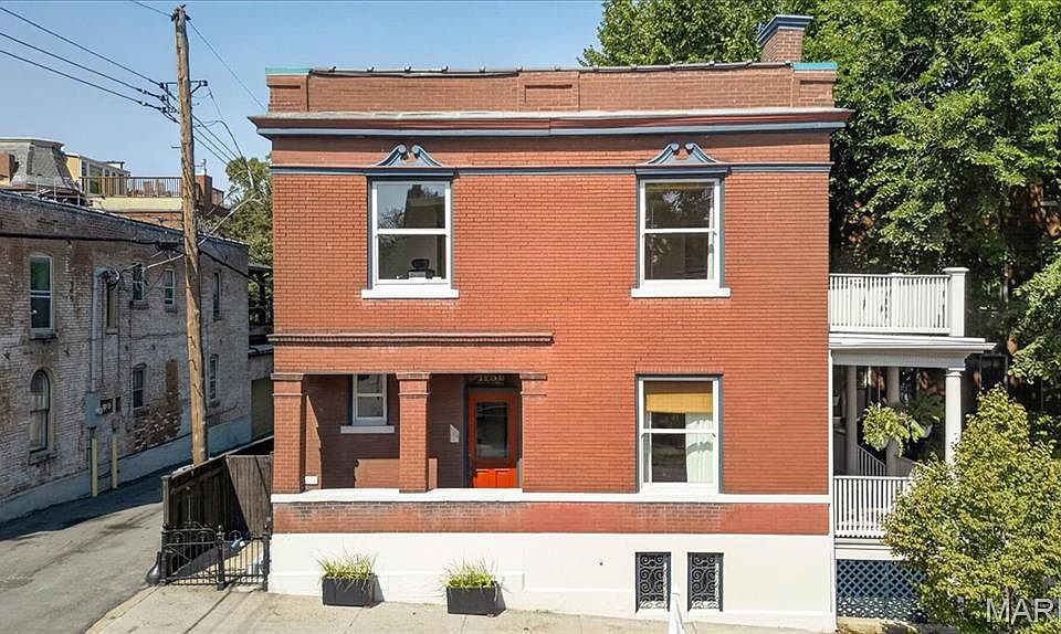 1st image of 1109 Lami St