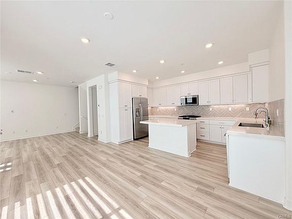 4th image of 1677 W Lincoln Ave Unit 103