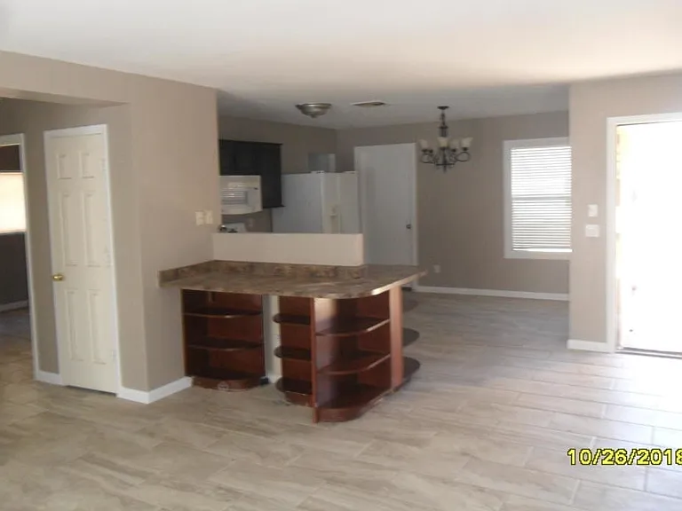 11509 W Charter Oak Rd — Photo 3