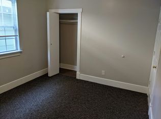 1021 W Victory Dr, Savannah, GA 31405