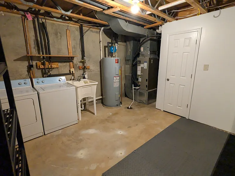5612 Sutherland Ct — Photo 27