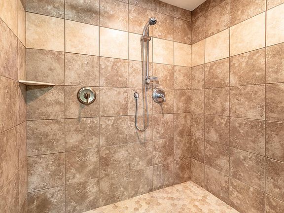 3rd image of 44556 McGowan Estates Rd