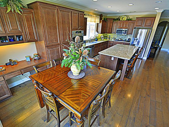 2nd image of 28089 Little Lake Ct