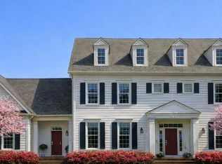 904 Locust St, Herndon, VA