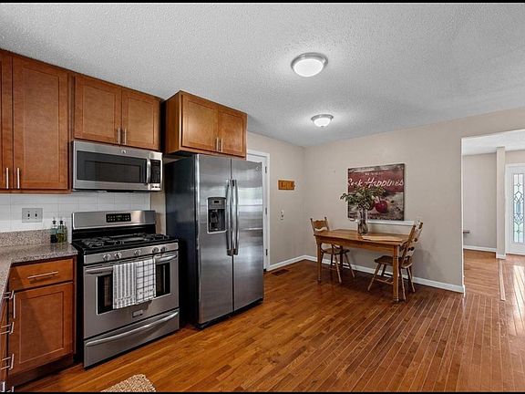 2nd image of 13223 Delft Dr