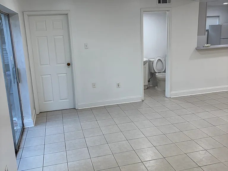 210 Appletree Ln — Photo 21