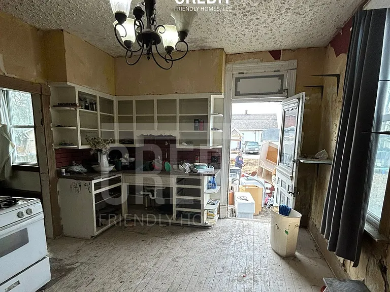 106 S Benton St — Photo 5