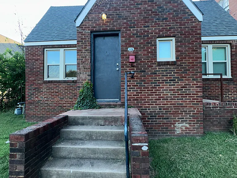1716 S Saint Louis Ave — Photo 1