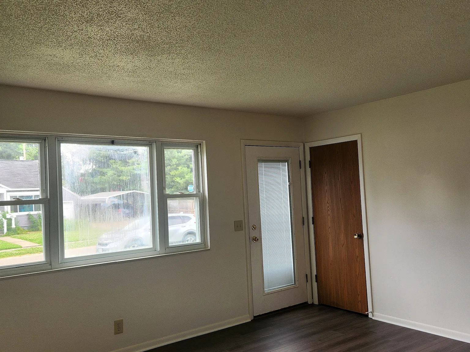2 bed, $1,025 — Photo 2