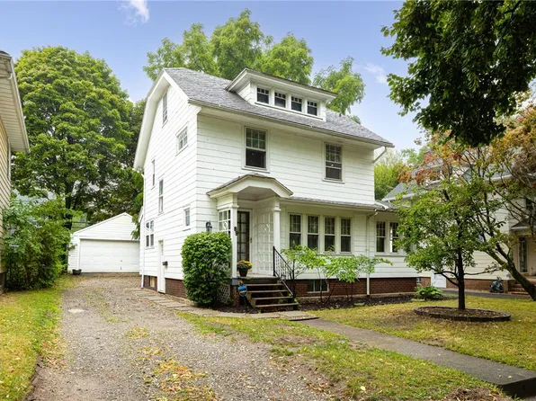 89 Pershing Dr, Rochester, NY 14609