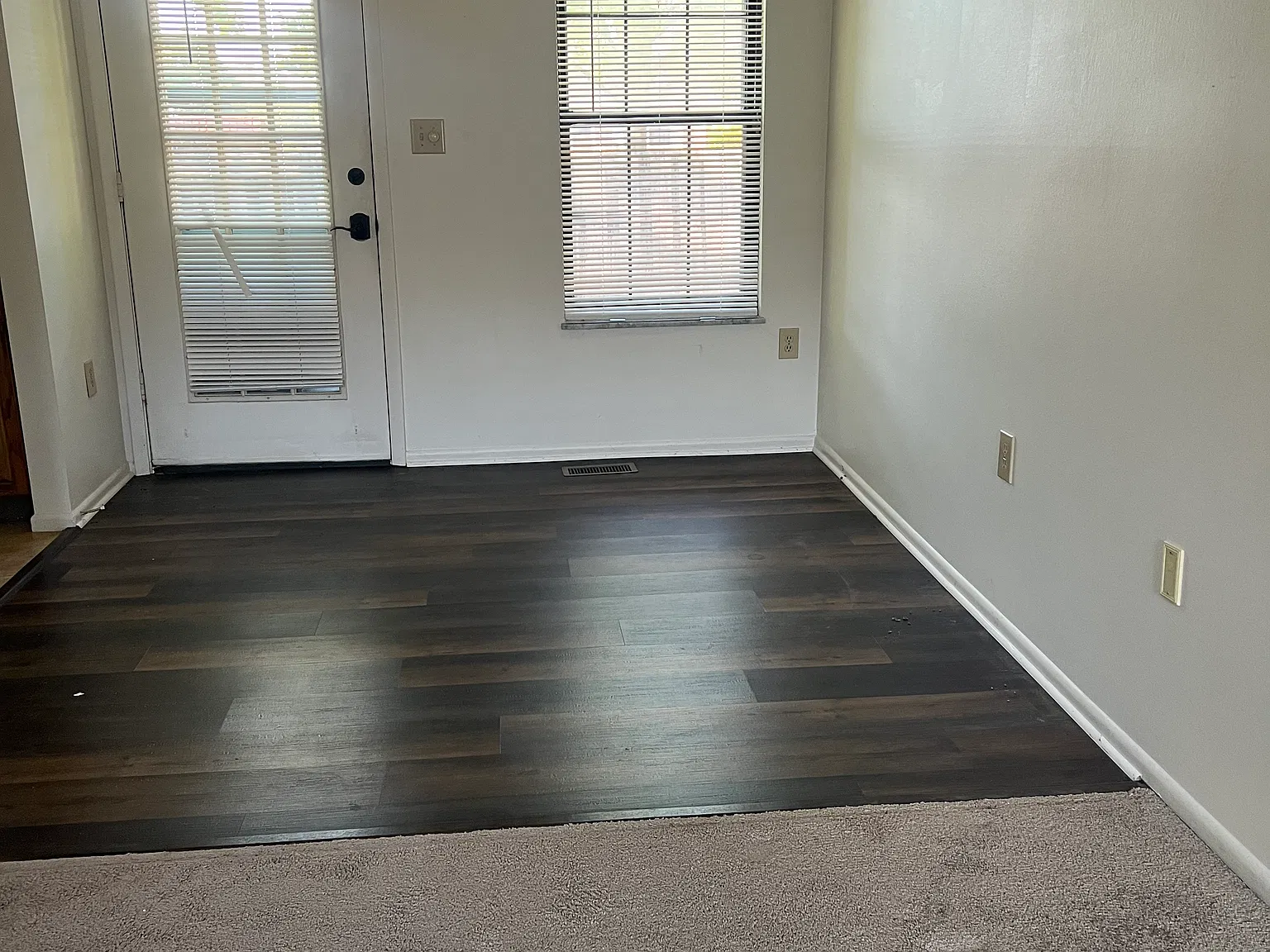 2 bed, 950 sqft, $1,300 — Photo 4