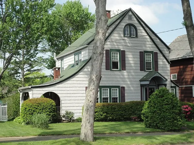 410 Moran St photo 1
