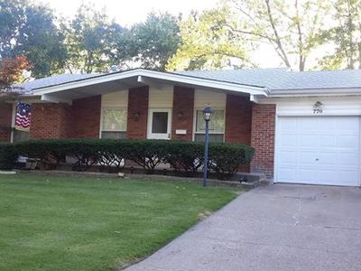 776 Coach Light Ln, Hazelwood, MO, 63042