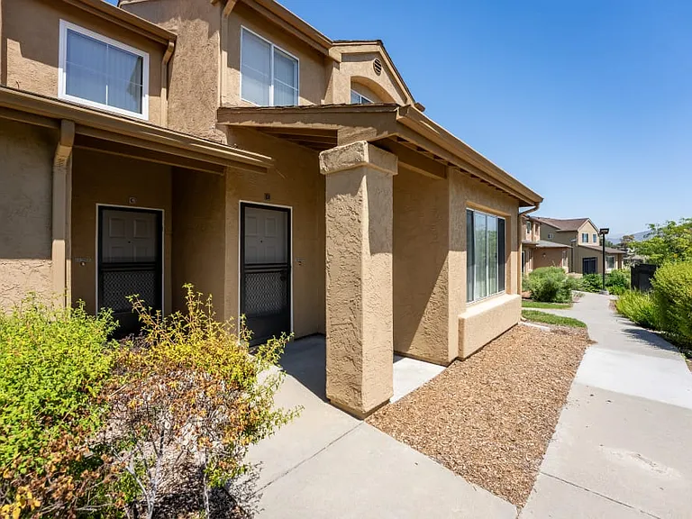 Lofgren Terrace - Military Housing — Photo 1