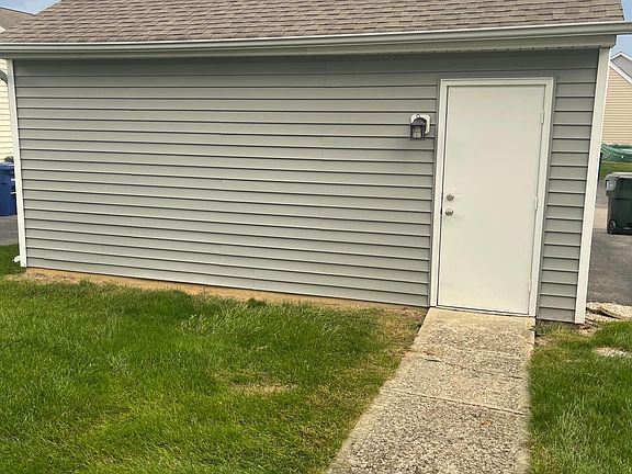 4th image of 4782 Hoseah St