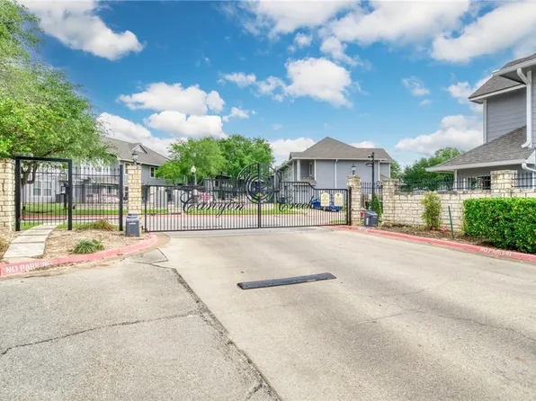 1301 Canyon Creek Cir, College Station, TX 77840