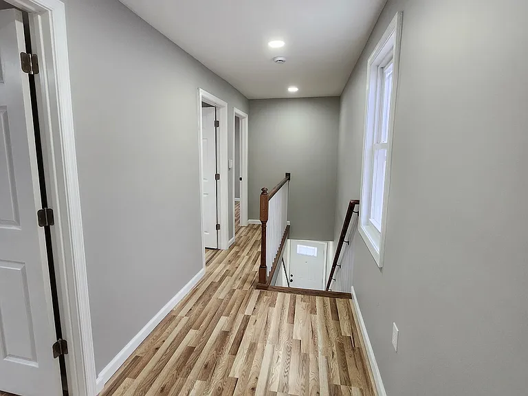578 N Main St — Photo 9
