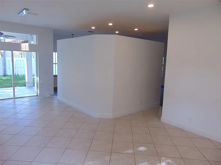 624 Vista Meadows Dr — Photo 8