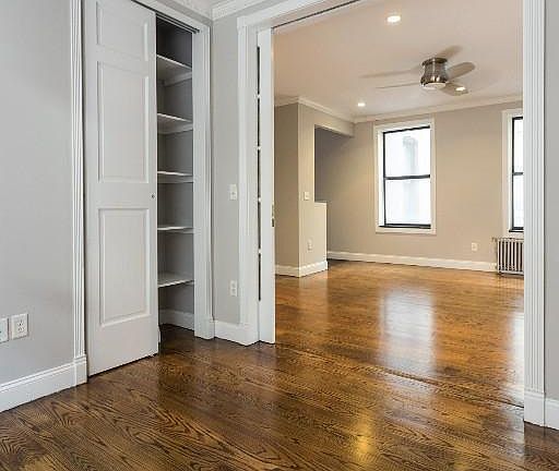 3rd image of 322 E 100th St #2