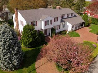 86 Forsythia Ln, Cranston, RI 02921