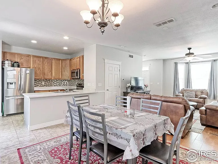 363 Casper Dr — Photo 5