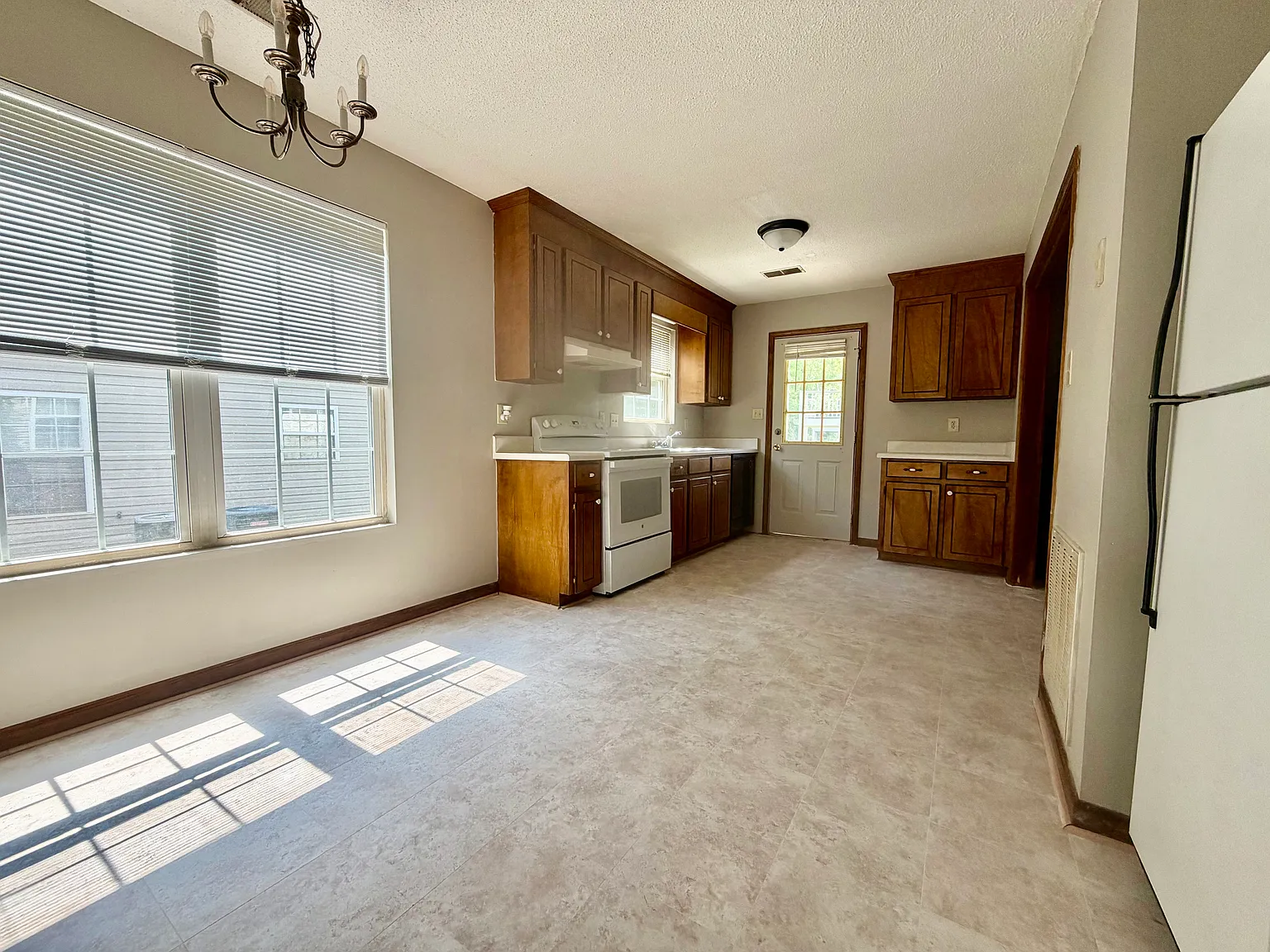 104C Middle St — Photo 4