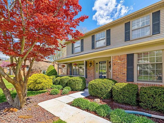 3rd image of 460 Abbey Wood Dr