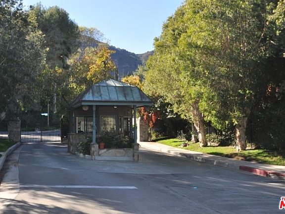 2nd image of 17511 Camino De Yatasto