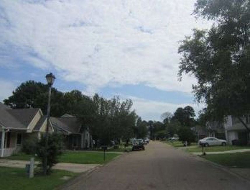 2nd image of 1421 Barnett Bend Cir