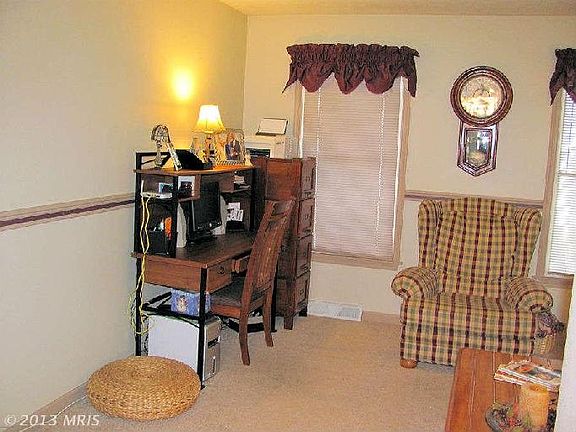 4th image of 309 Bradley Ln