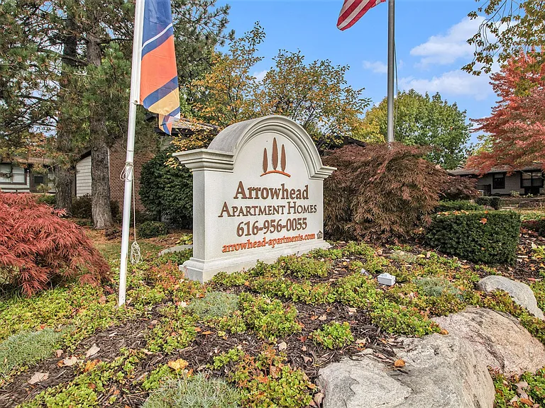 Arrowhead Apartments — Photo 21
