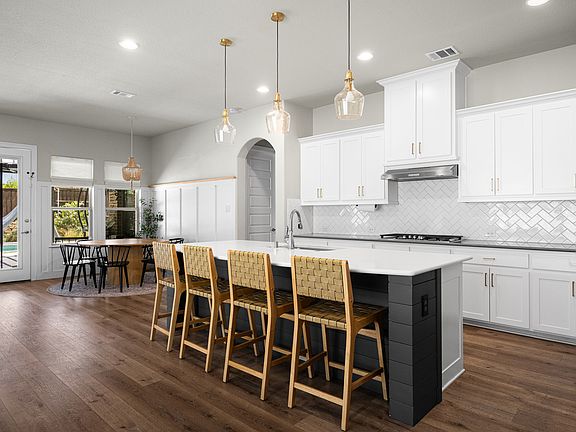 3rd image of 4890 Milby Dr