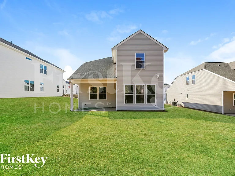 534 Hillpark Ln — Photo 14